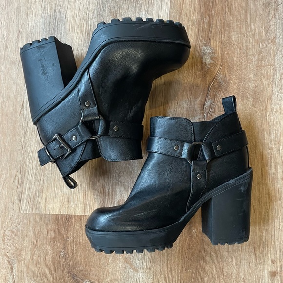Torrid Black Faux Leather Lug Bootie - Picture 4 of 10